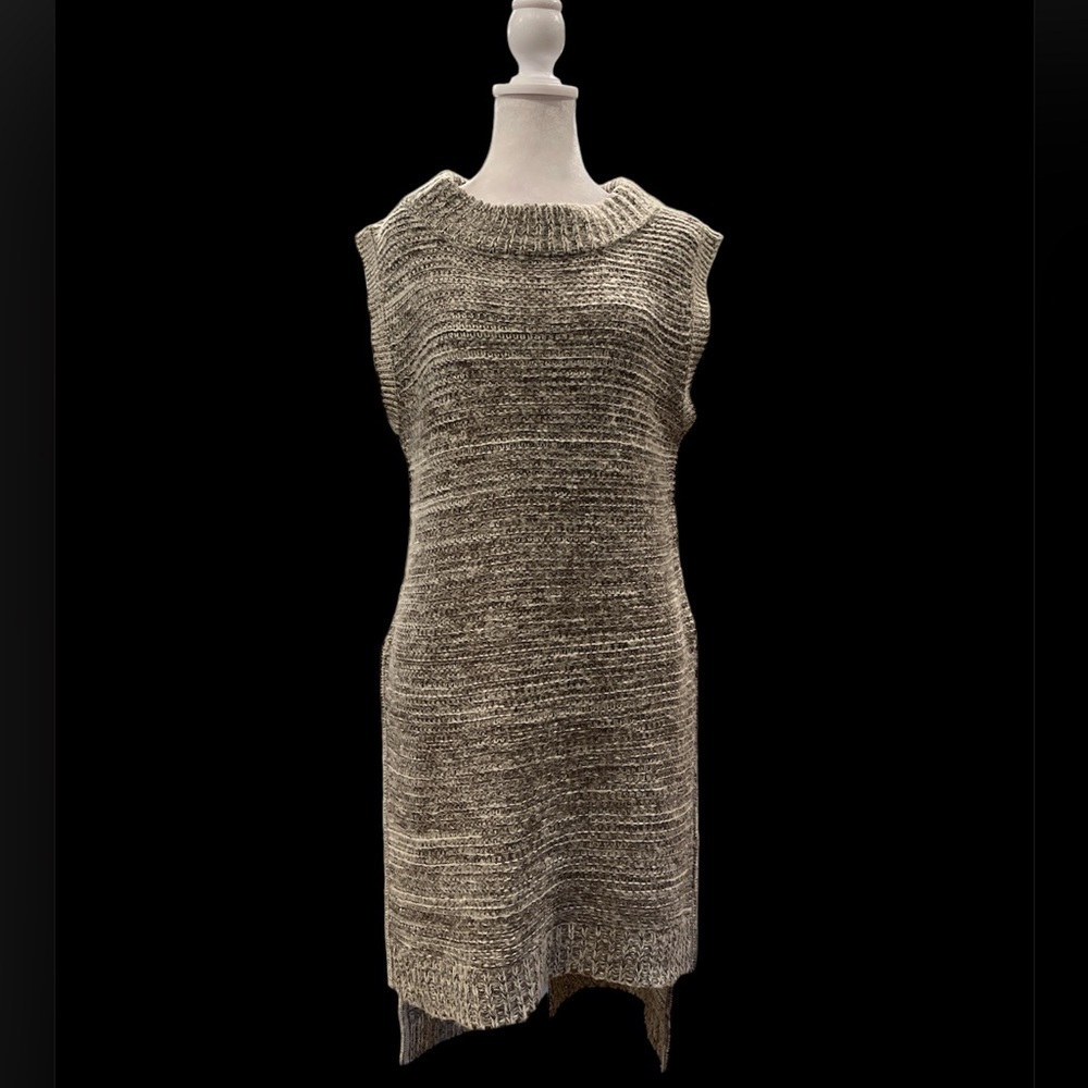 California Moonrise M heathered gray sleeveless crew knit hi/low knit sweater